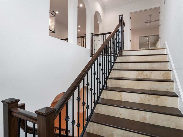 Image No.30-5 Bed House for sale