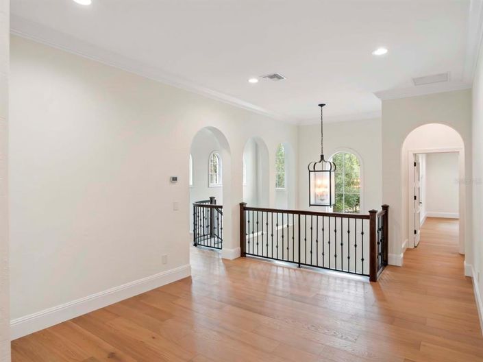 Image No.32-5 Bed House for sale