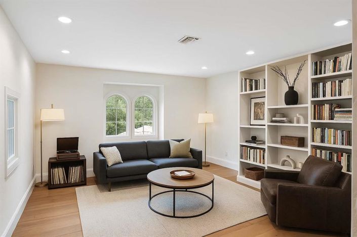 Image No.34-5 Bed House for sale