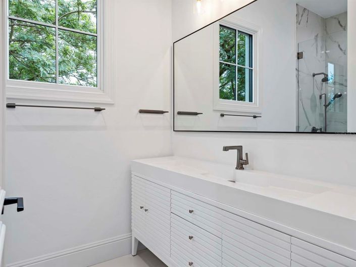 Image No.40-5 Bed House for sale