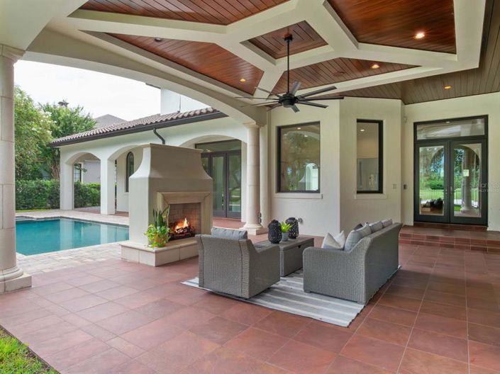 Image No.43-5 Bed House for sale