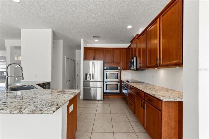 Image No.12-5 Bed House for sale