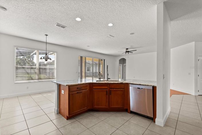 Image No.13-5 Bed House for sale