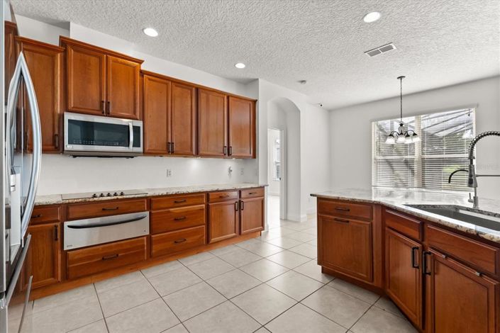 Image No.14-5 Bed House for sale