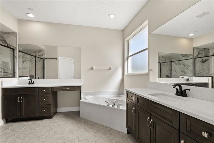 Image No.21-5 Bed House for sale