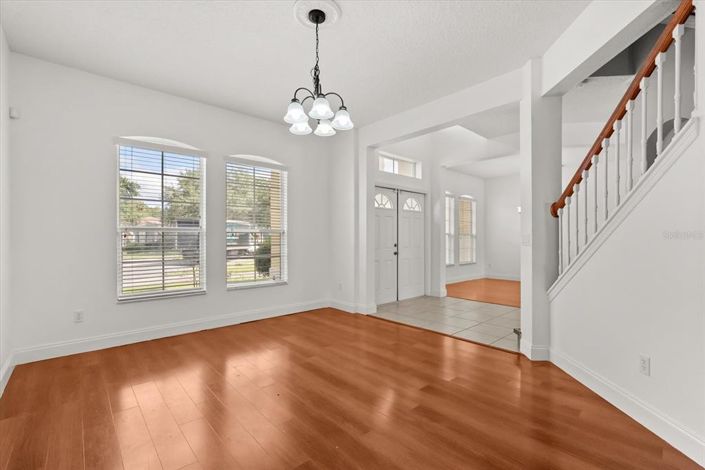 Image No.3-5 Bed House for sale