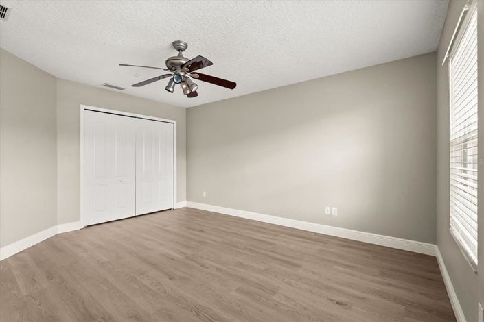 Image No.30-5 Bed House for sale