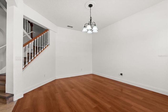 Image No.4-5 Bed House for sale