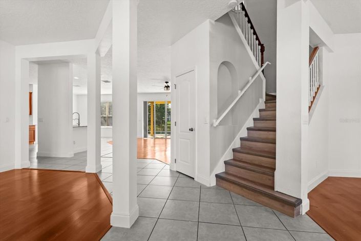 Image No.7-5 Bed House for sale