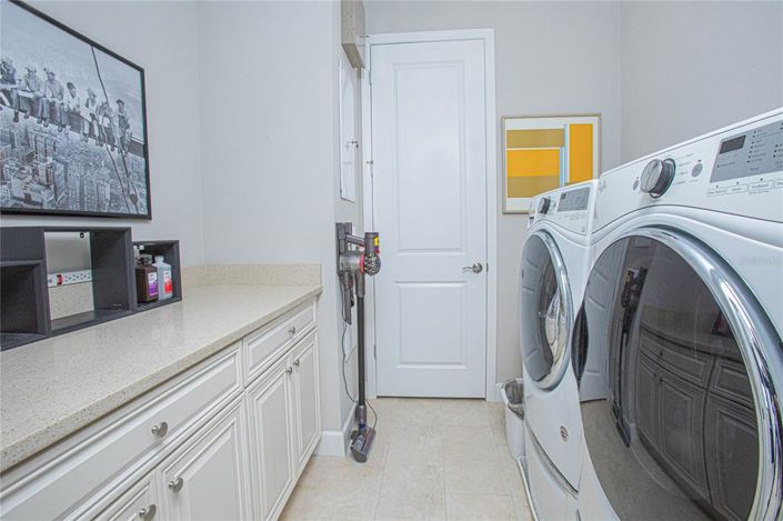 Image No.27-5 Bed House for sale