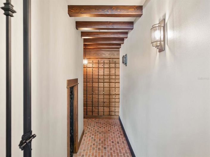 Image No.19-5 Bed House for sale