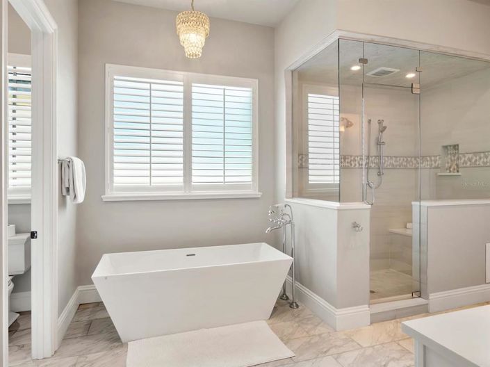 Image No.26-5 Bed House for sale