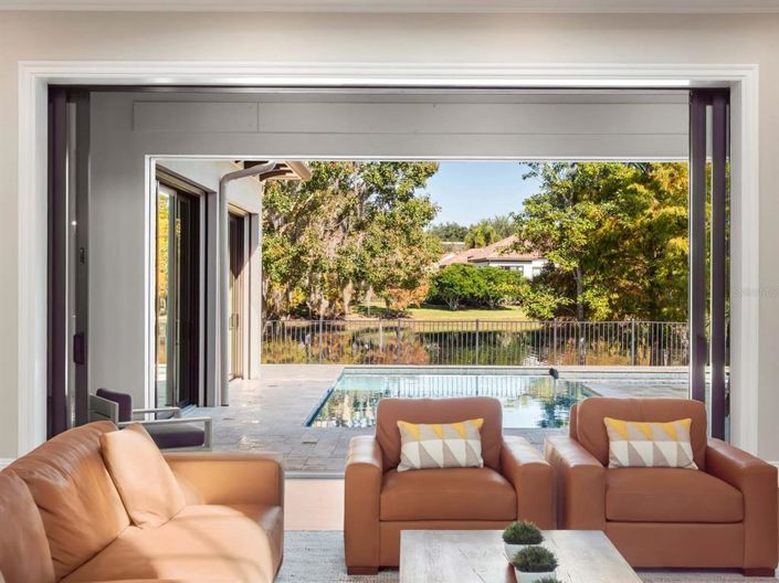 Image No.5-5 Bed House for sale