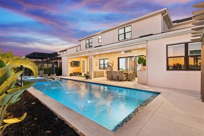 Image No.56-6 Bed House for sale