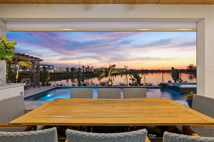 Image No.6-6 Bed House for sale