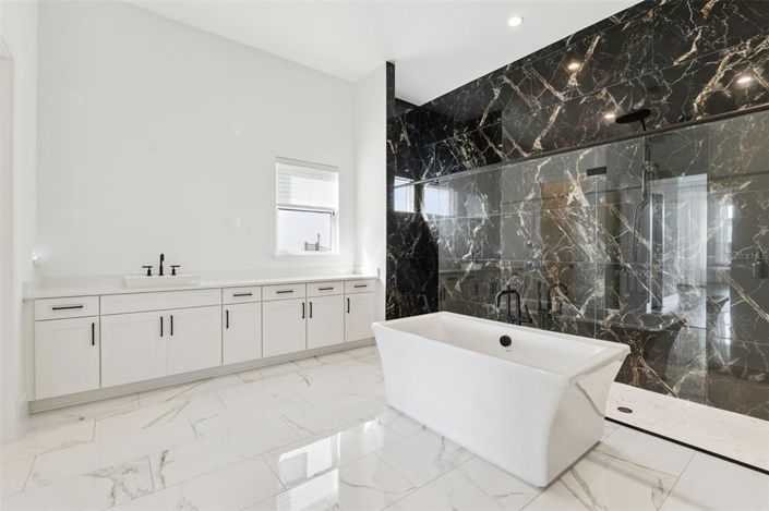 Image No.28-5 Bed House for sale