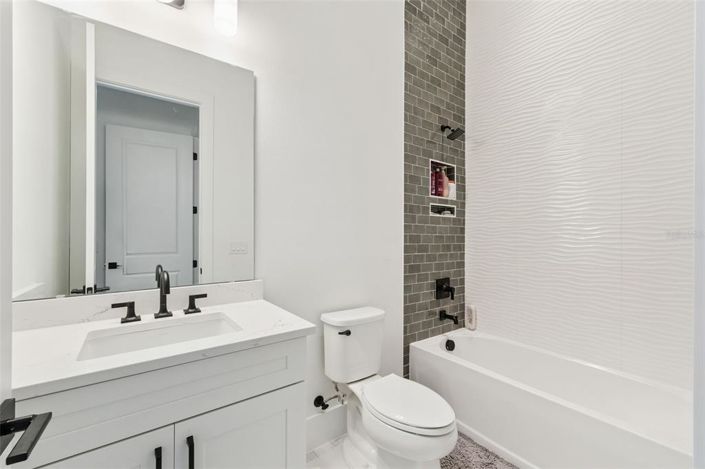 Image No.35-5 Bed House for sale