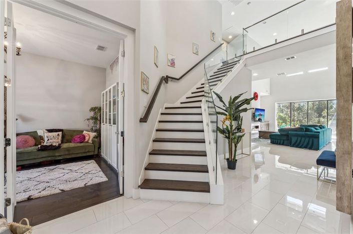 Image No.14-5 Bed House for sale