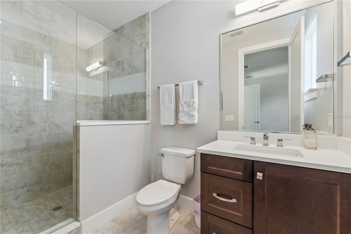 Image No.18-5 Bed House for sale