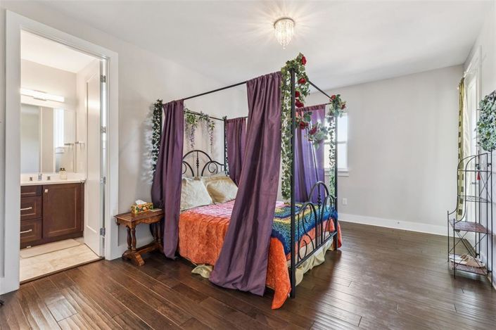 Image No.19-5 Bed House for sale