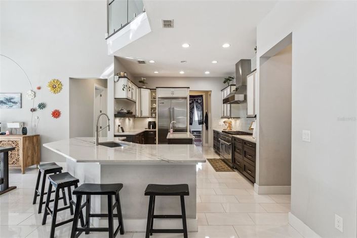 Image No.5-5 Bed House for sale