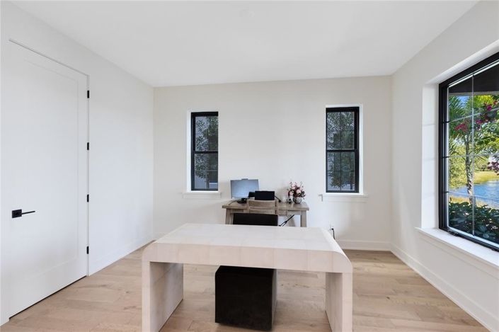 Image No.13-4 Bed House for sale