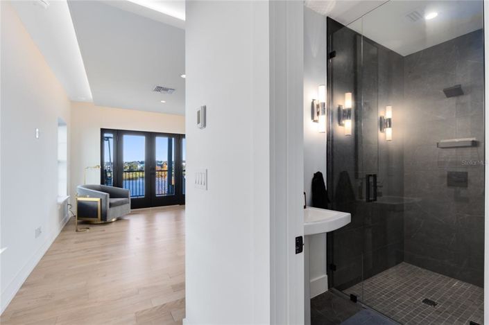 Image No.33-4 Bed House for sale