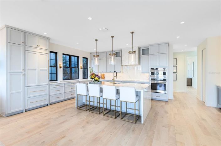 Image No.9-4 Bed House for sale