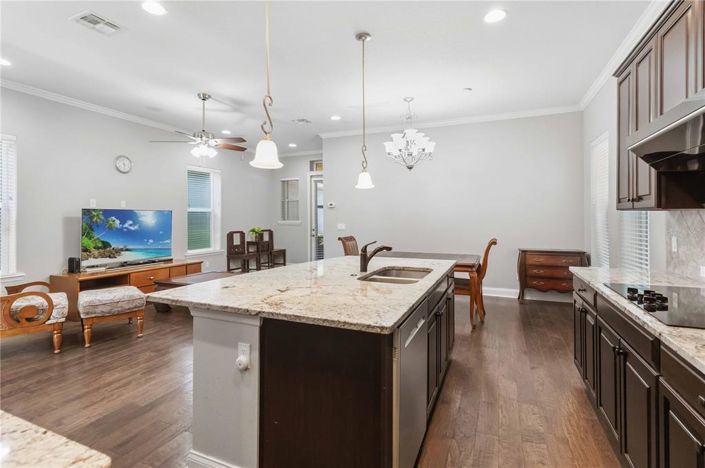 Image No.7-4 Bed House for sale