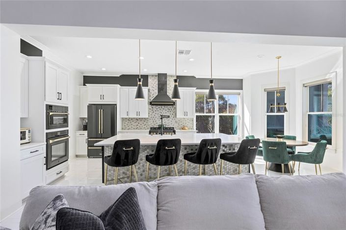 Image No.17-4 Bed House for sale