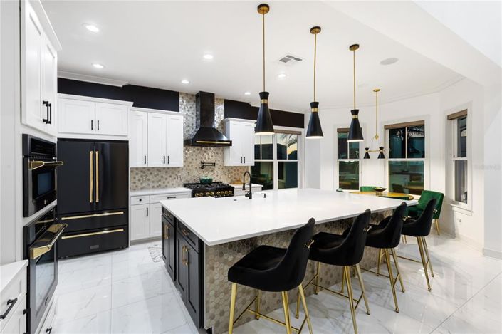 Image No.19-4 Bed House for sale