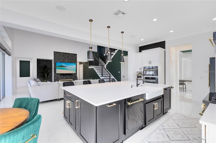 Image No.20-4 Bed House for sale