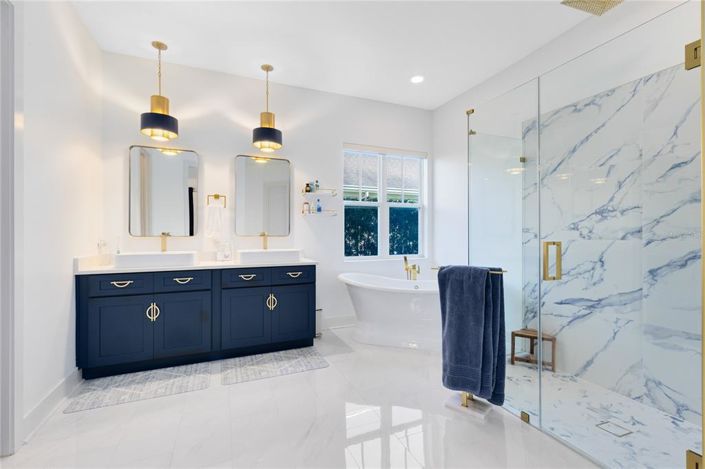 Image No.25-4 Bed House for sale