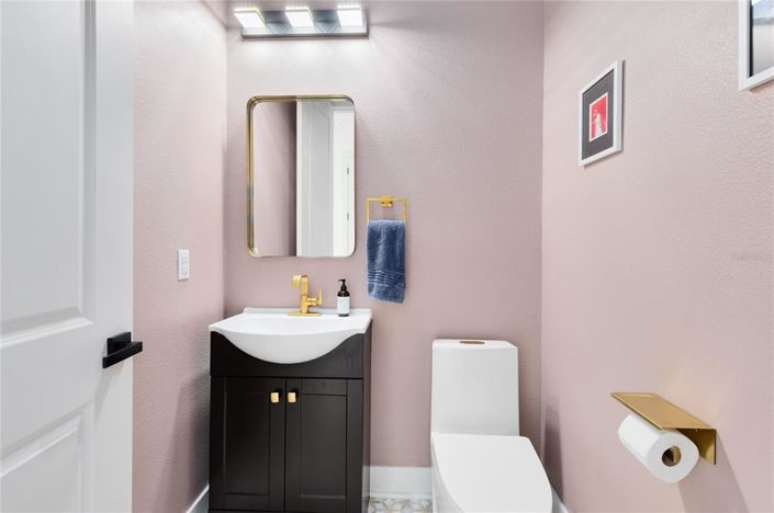 Image No.27-4 Bed House for sale