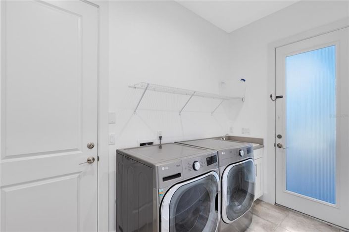 Image No.28-4 Bed House for sale