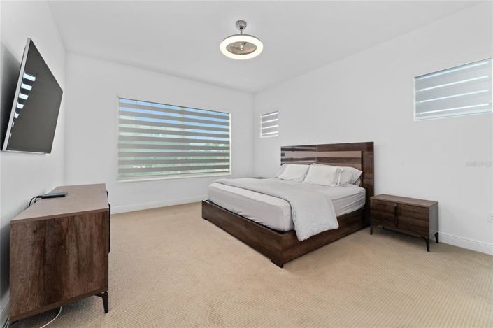 Image No.17-5 Bed House for sale