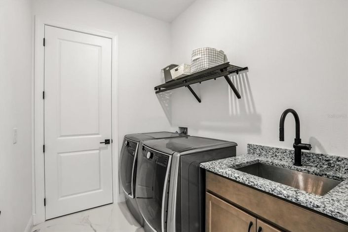 Image No.22-4 Bed House for sale