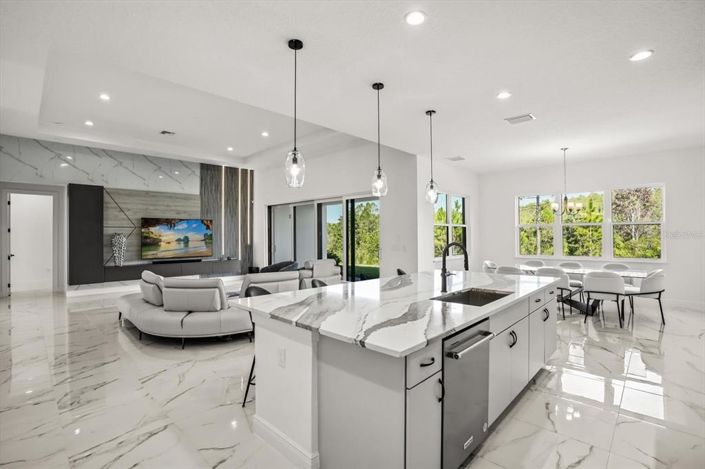 Image No.3-4 Bed House for sale