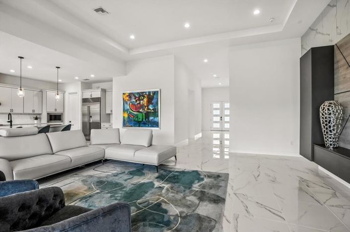 Image No.5-4 Bed House for sale