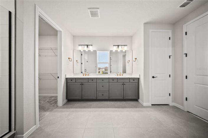 Image No.25-5 Bed House for sale