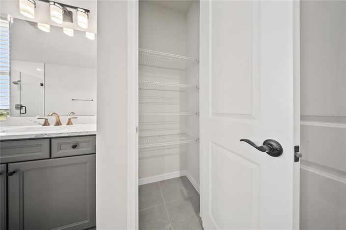 Image No.26-5 Bed House for sale