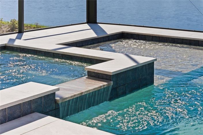 Image No.42-5 Bed House for sale