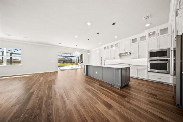 Image No.9-5 Bed House for sale