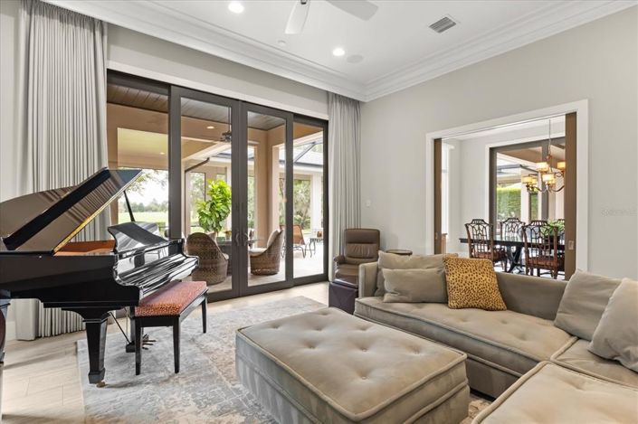 Image No.19-5 Bed House for sale