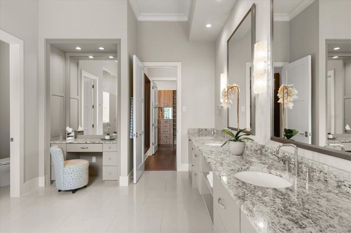 Image No.32-5 Bed House for sale