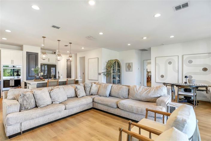 Image No.16-3 Bed House for sale