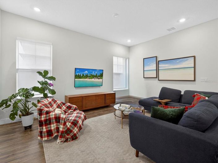 Image No.6-3 Bed House for sale