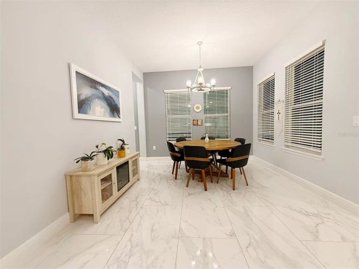 Image No.11-6 Bed House for sale