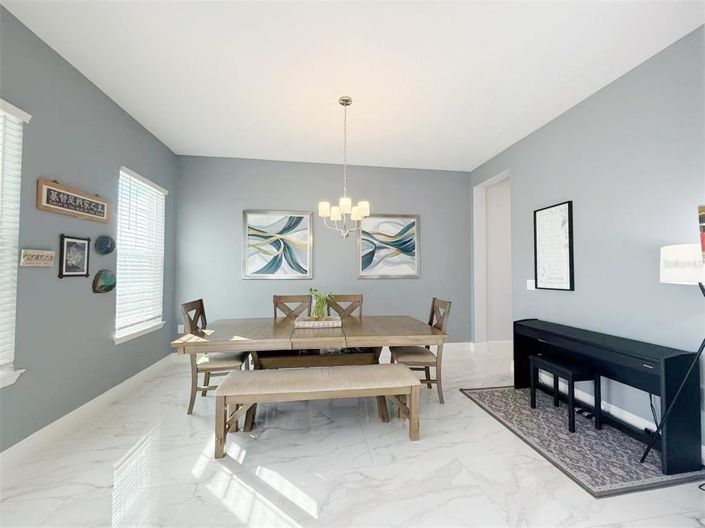 Image No.2-6 Bed House for sale