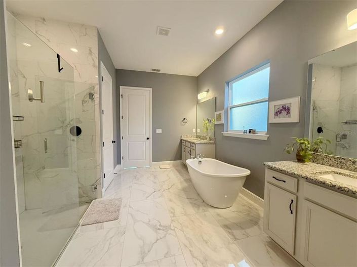 Image No.25-6 Bed House for sale